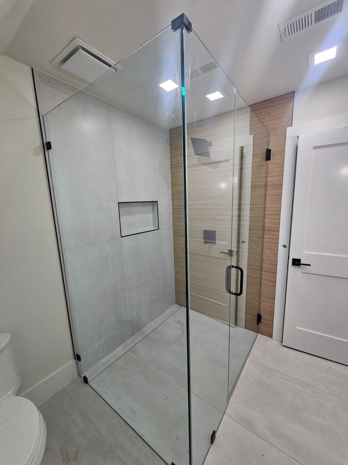 Walk-in shower installation Concord NC — (704) 743-3582