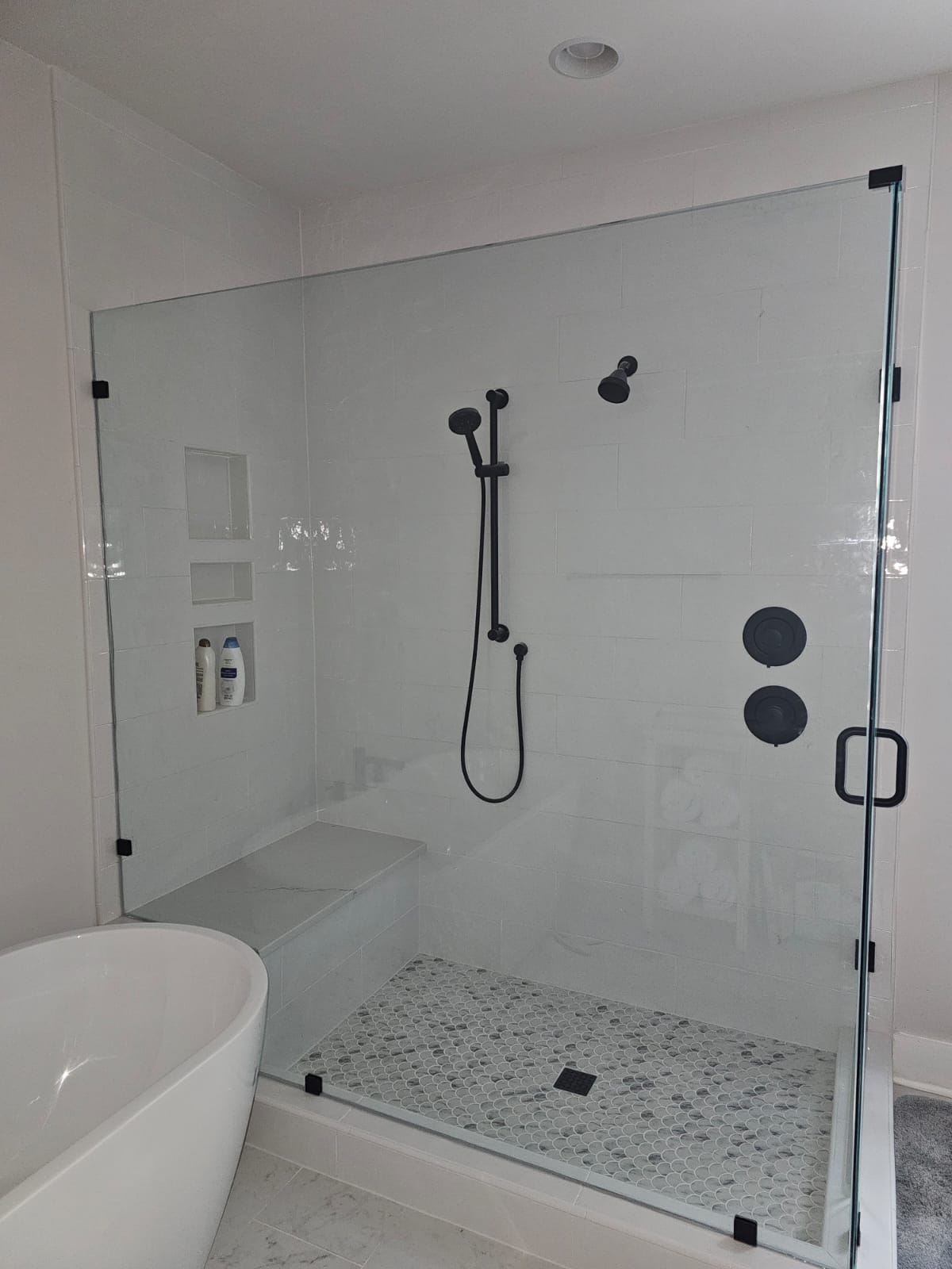 Frameless glass shower Concord NC — (704) 743-3582